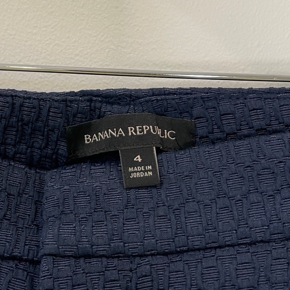 Banana Republic Navy Blue Textured Shorts with Pockets - Picture 6 of 7